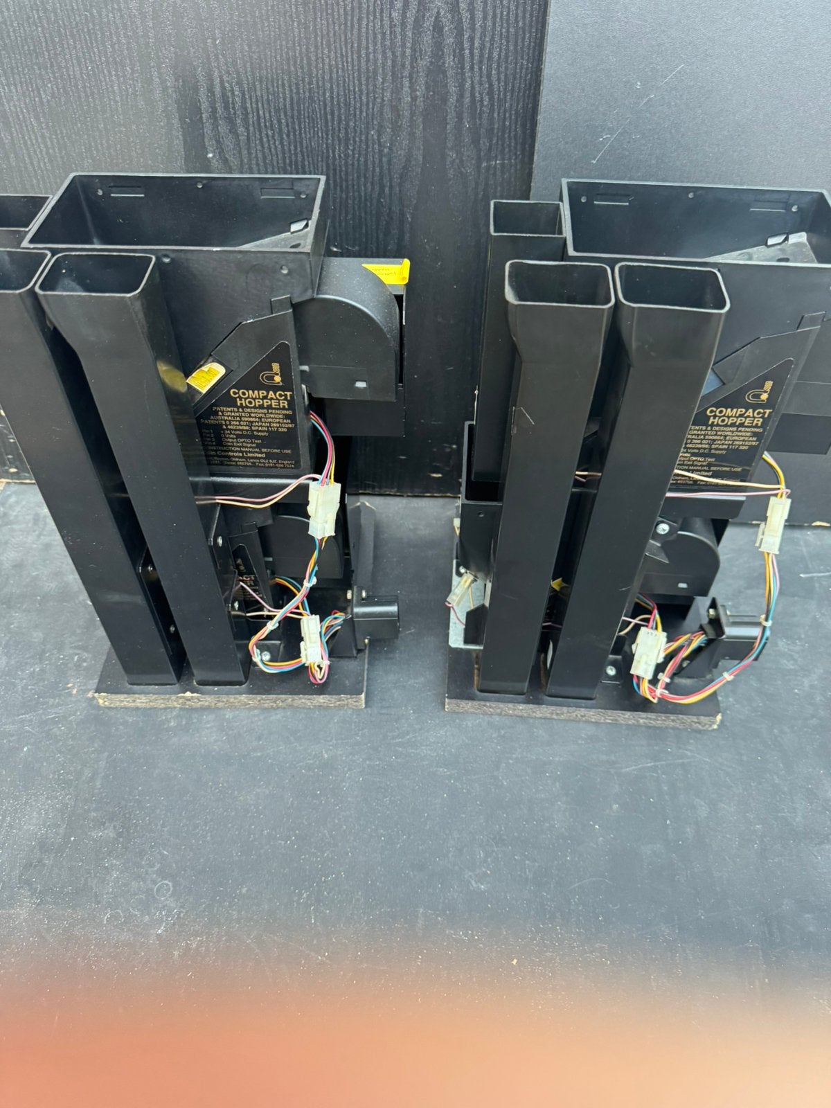 Coin Controls Compact Hopper 24V 2 stuks mpu5, Verzamelen, Overige munten, Ophalen of Verzenden, Zo goed als nieuw