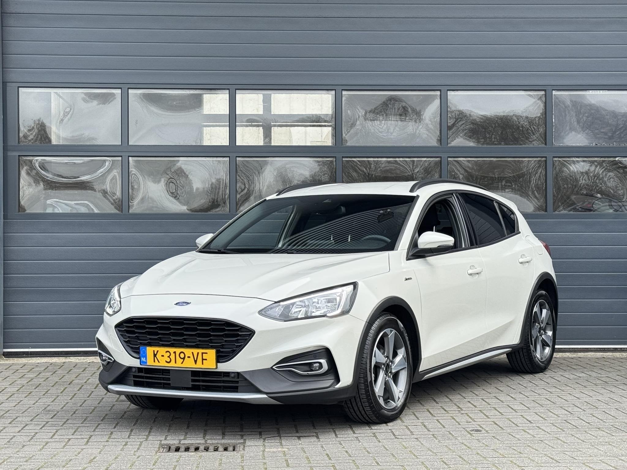FORD FOCUS 1.0 ECOBOOST HYBRID ACTIVE X BUSINESS I WINTERPAK, Auto's, Ford, Stof, Gebruikt, Met garantie (alle), Wit