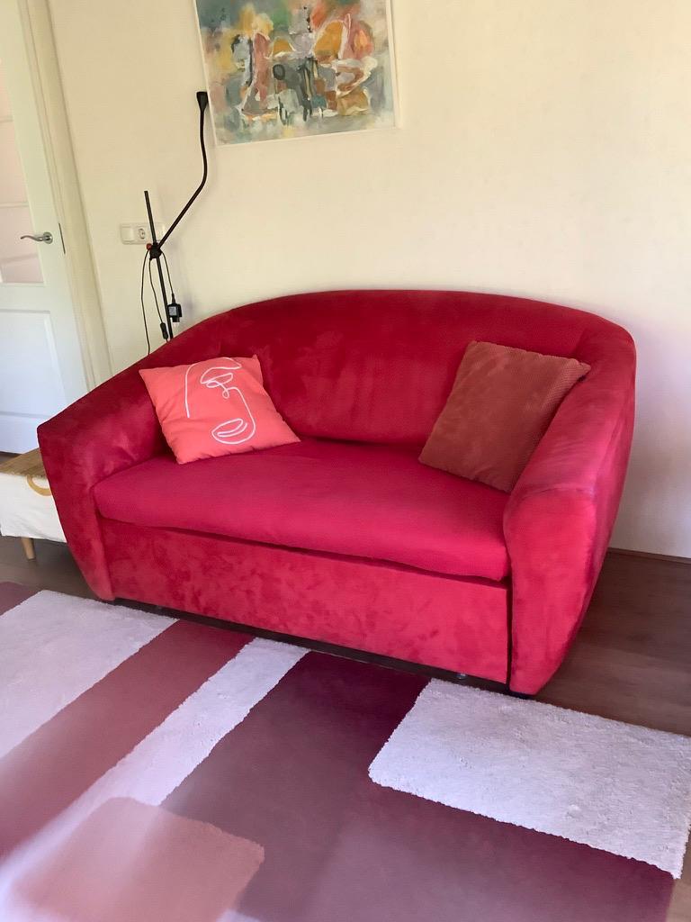 Rode (slaap)bank op te halen in vakantiehuisje bij Ommen, Ophalen, Overige materialen, Gebruikt, 150 tot 200 cm