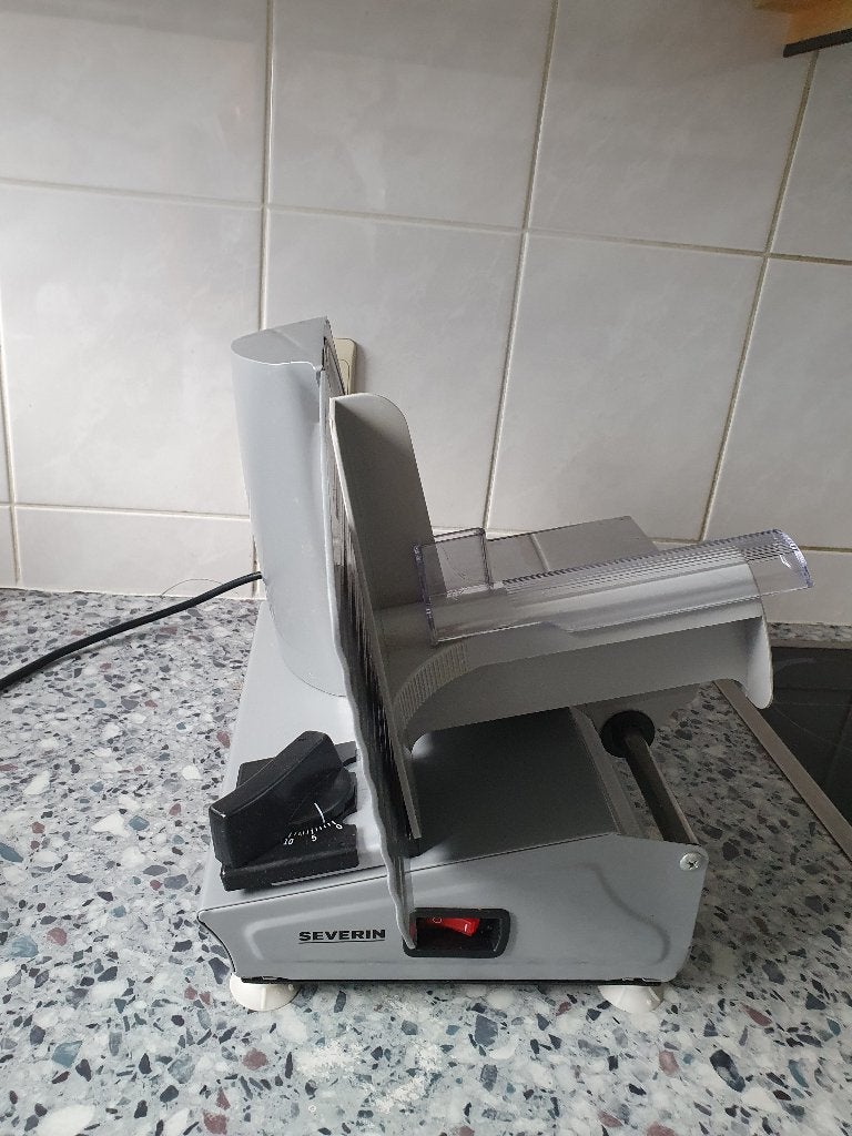 Severin Snijmachine met extra mes, Ophalen, Zo goed als nieuw, Metaal, Snijmachine