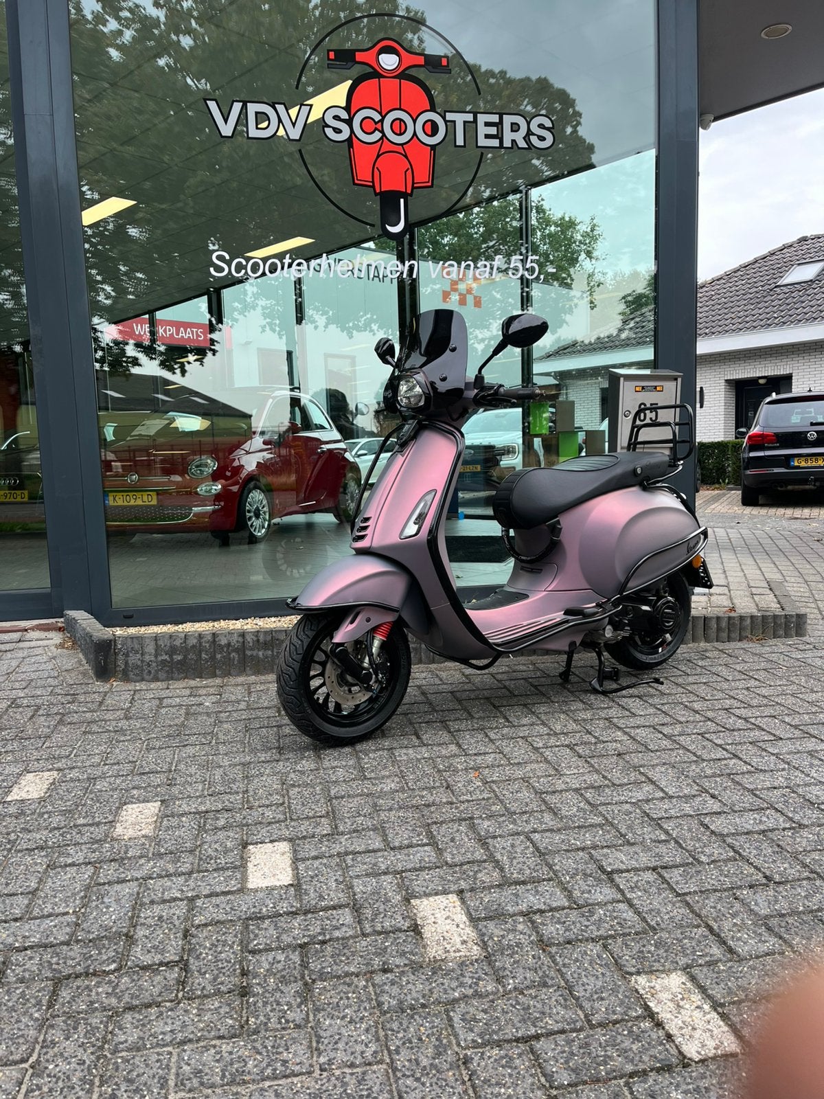 Vespa sprint opaco beige rose met akrapovic uitlaat, Ophalen, Overige modellen, Zo goed als nieuw, Benzine