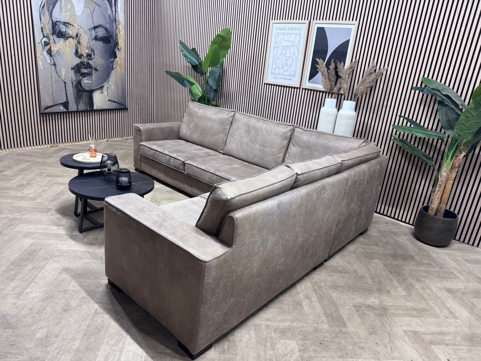 ZGAN | Het Anker Hoekbank Microleer - Taupe - 285 x 235, 250 tot 300 cm, -, -, Hoekbank