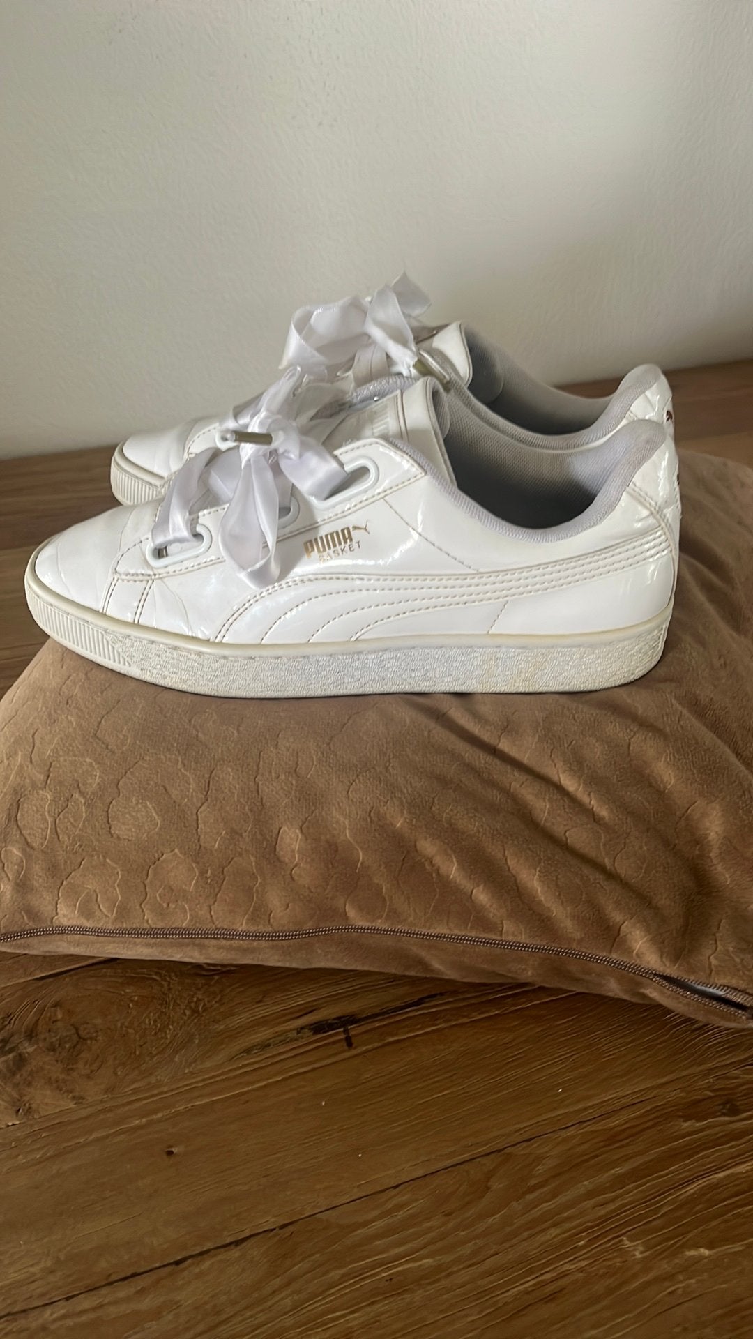 Sneakers dames Puma wit lakleer 39, Wit, Ophalen of Verzenden, Sneakers of Gympen, Zo goed als nieuw