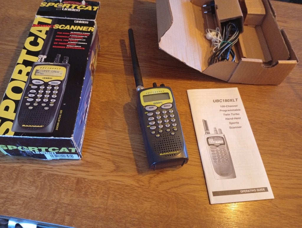 ubc 180 xlt, Telecommunicatie, Ophalen of Verzenden, Zo goed als nieuw, 30 tot 200 kanalen