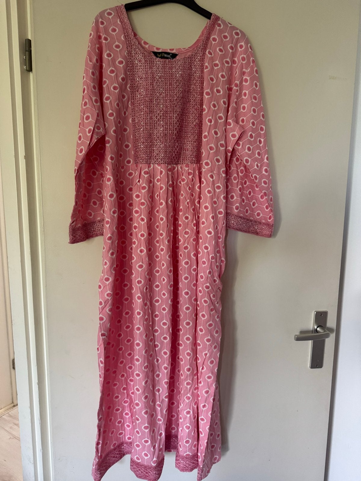 Nieuwe Indiase jurk - Maat 4XL, Kleding | Dames, Jurken, Ophalen of Verzenden, Nieuw, Maat 46/48 (XL) of groter, Roze