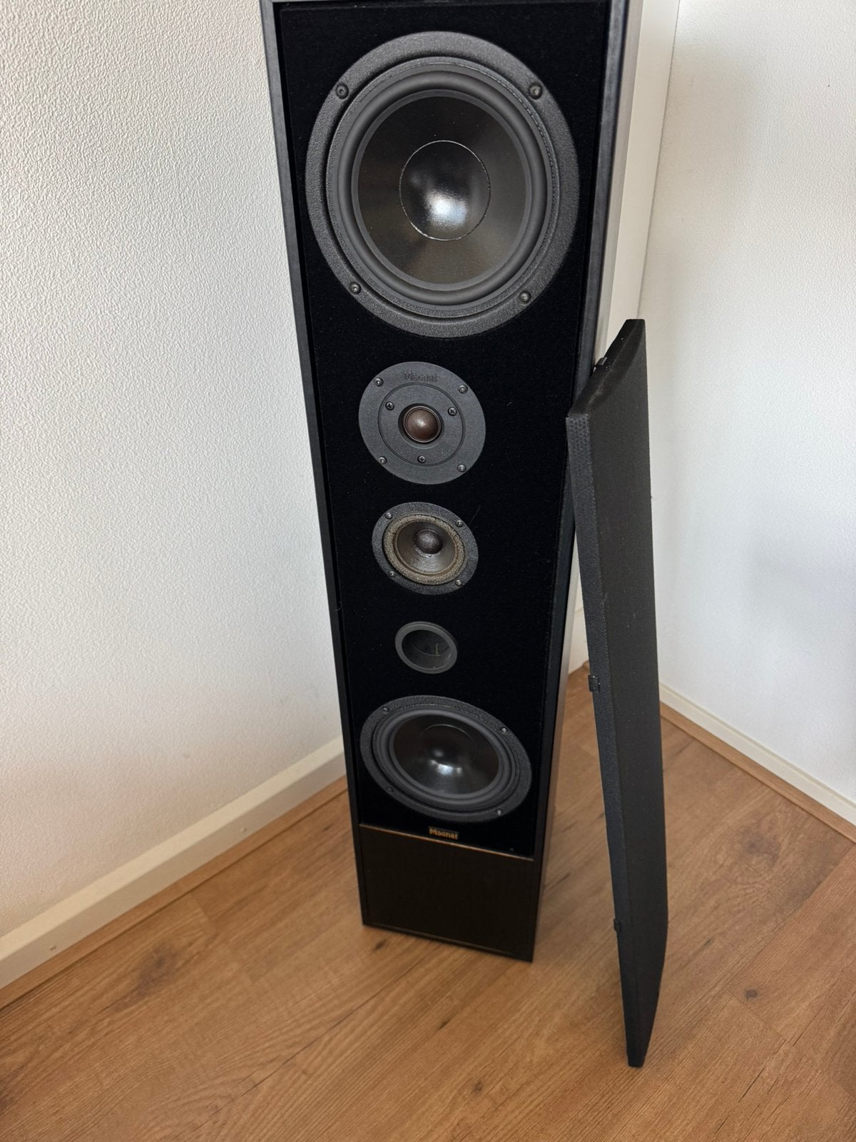 Magnat: 2 super mooie Magnat speakers 101cm hoog, Ophalen, Zo goed als nieuw, Magnat