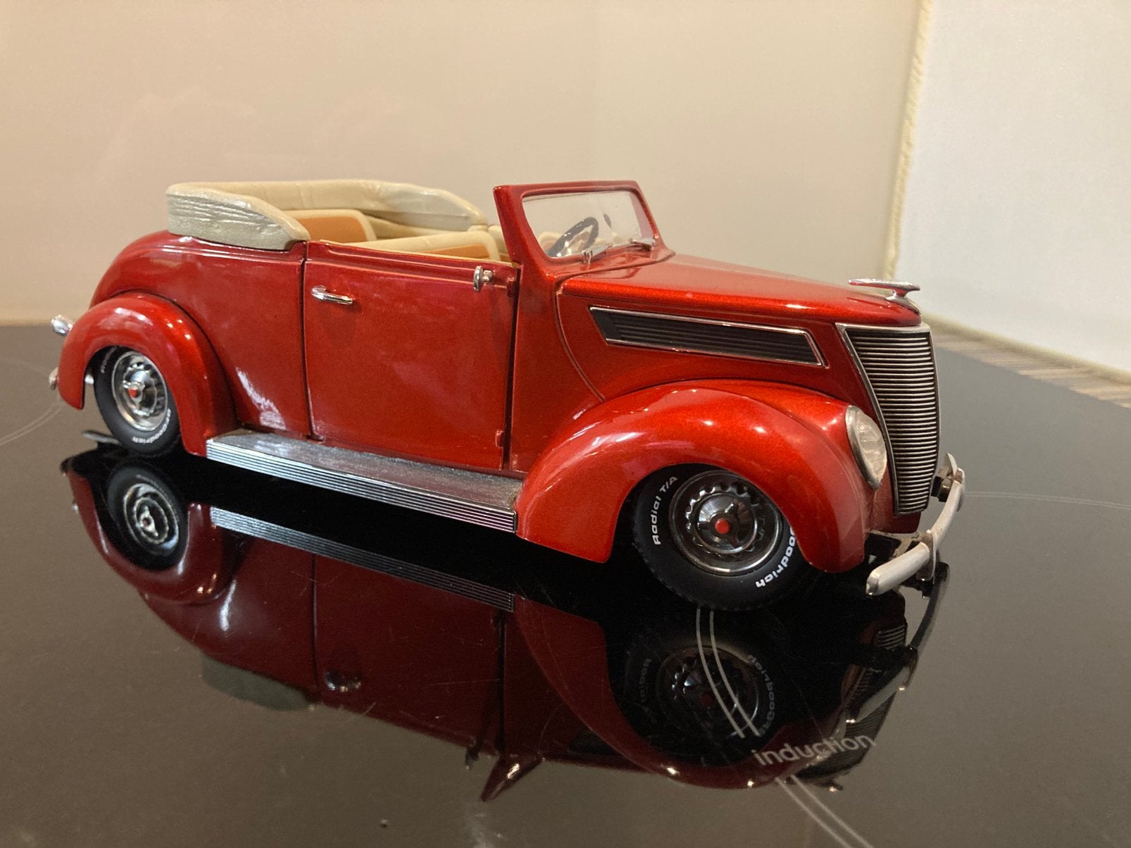 1937 Ford Convertible Custom Cruiser, Ophalen of Verzenden, Zo goed als nieuw, Overige merken
