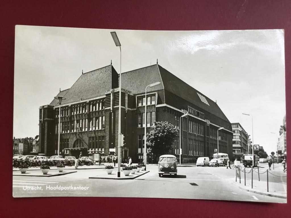 Oude Ansichtkaart Utrecht Hoofdpostkantoor VW T1 bus, Verzamelen, Ophalen of Verzenden, 1960 tot 1980, Zo goed als nieuw, Overige onderwerpen