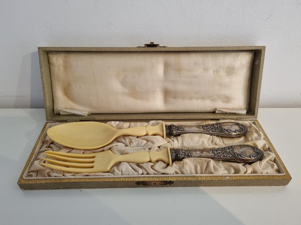 Antiek zilveren sla couvert met beenderen handvatten, Antiek en Kunst, Ophalen of Verzenden
