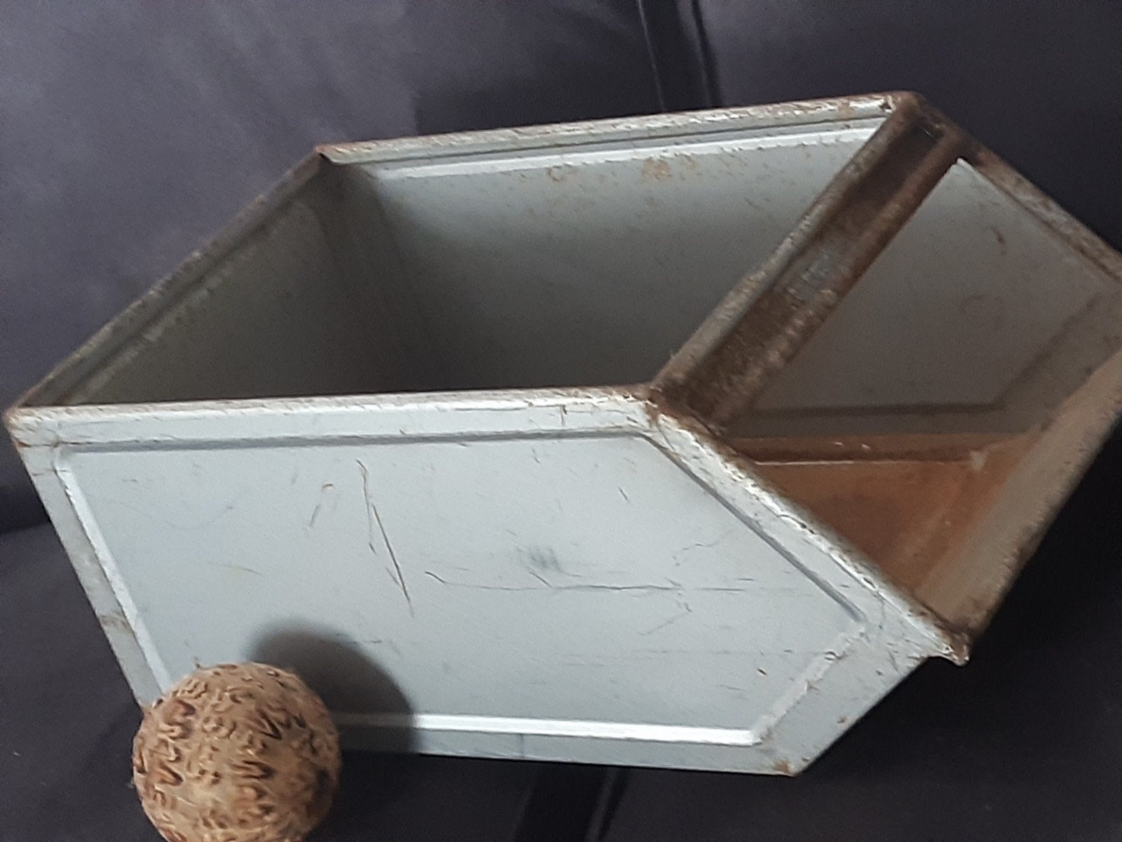 Grote opberg-,fabrieksbak ,stoer sleets brocante, Ophalen of Verzenden