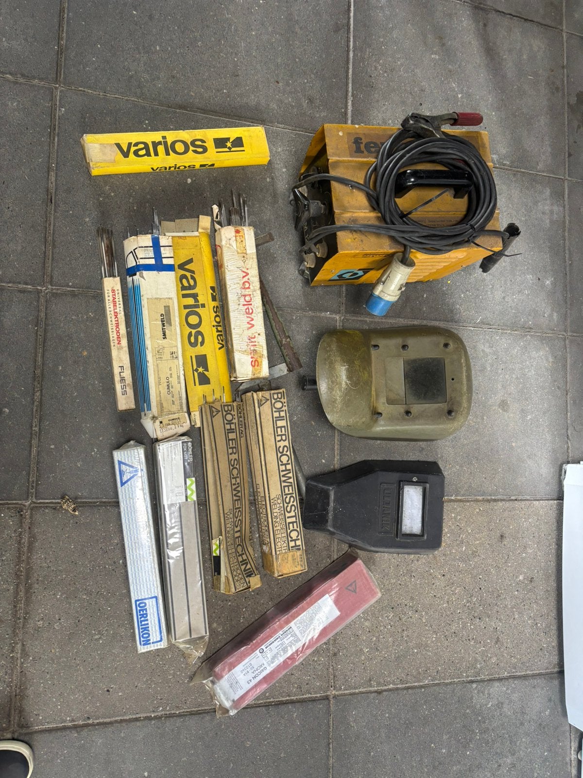 Te koop elektrische lasapparaat compleet, Ophalen of Verzenden, Zo goed als nieuw, Minder dan 150 ampère, Elektroden