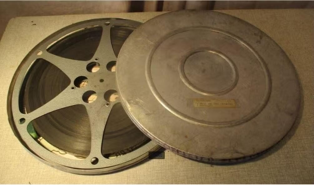 Grote oude 16mm Filmrol - Ecole des sous officiers - 35cm, Ophalen of Verzenden, 16mm film