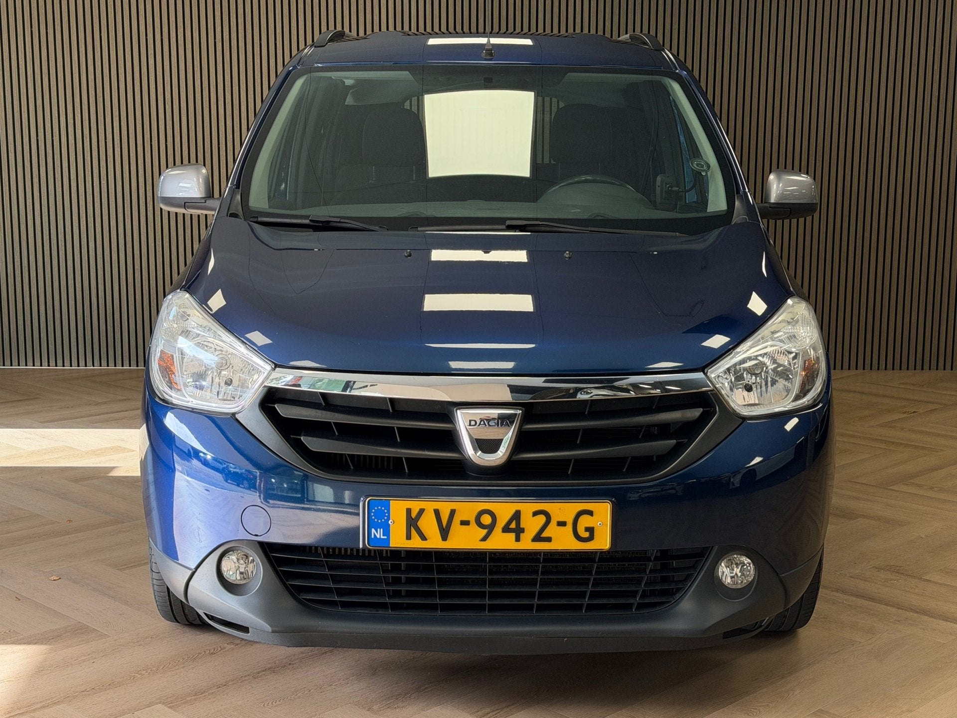 Dacia Lodgy 1.2 TCe 10th Anniversary 5p. TREKHAAK AIRCO CRUI, Auto's, Euro 6, 4 cilinders, Met garantie (alle), Blauw