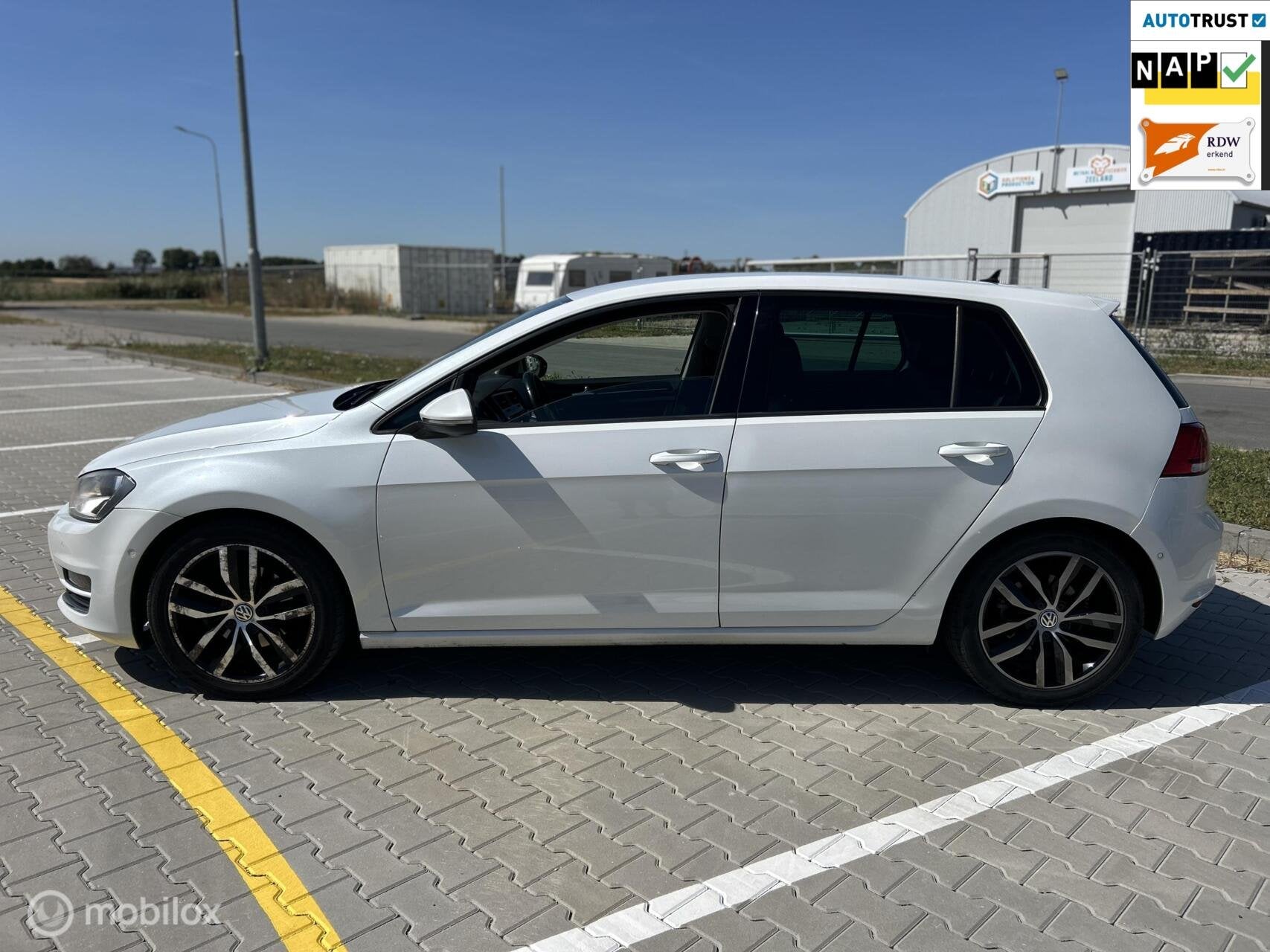 Volkswagen Golf 1.4 TSI ACT Highline|DSG|CRUISE CONTR|LEDER|, Auto's, 4 cilinders, Leder, Golf, Automatische klimaatregeling