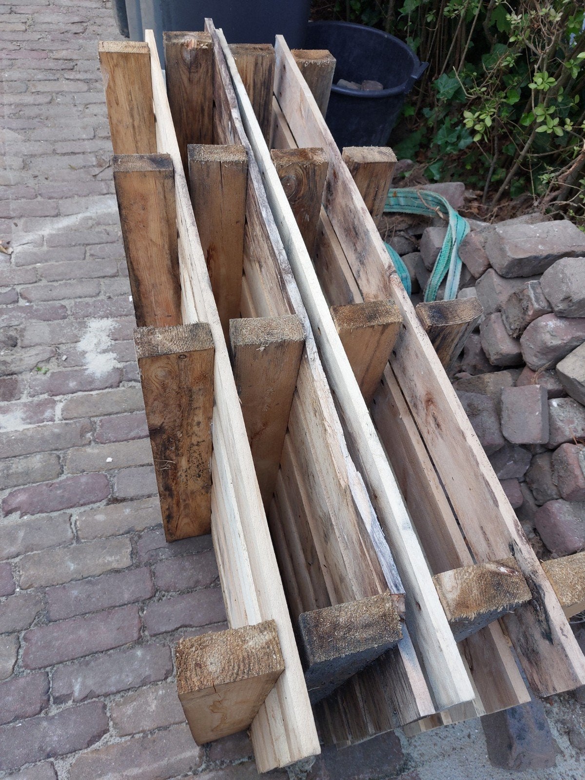 kachelhout gratis, Tuin en Terras, Palen, Balken en Planken, Ophalen, Minder dan 180 cm, Palen