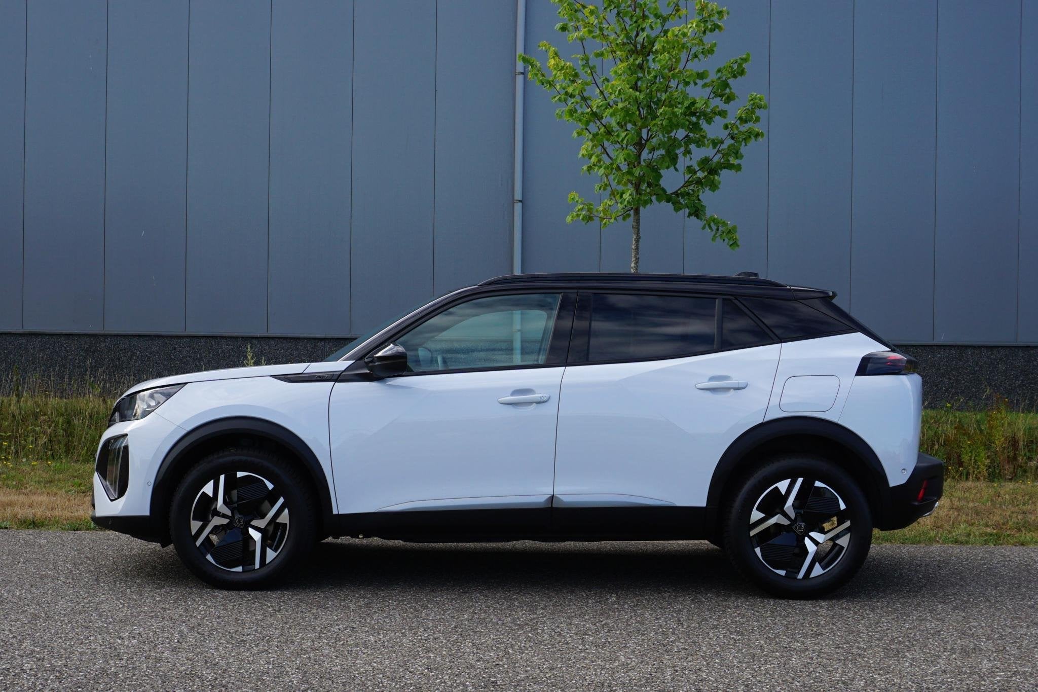 Peugeot 2008 1.2 Hybrid 145 GT |Adaptive cruise control |360, 1272 kg, Gebruikt, Euro 6, 1199 cc