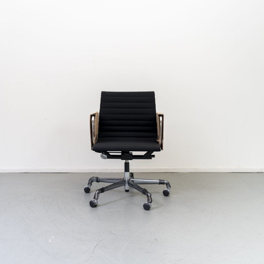 Vitra Eames EA 117 Bureaustoel Zwart Hopsak - Chroom, Niet ingevuld, Nieuw, Niet ingevuld, Niet ingevuld