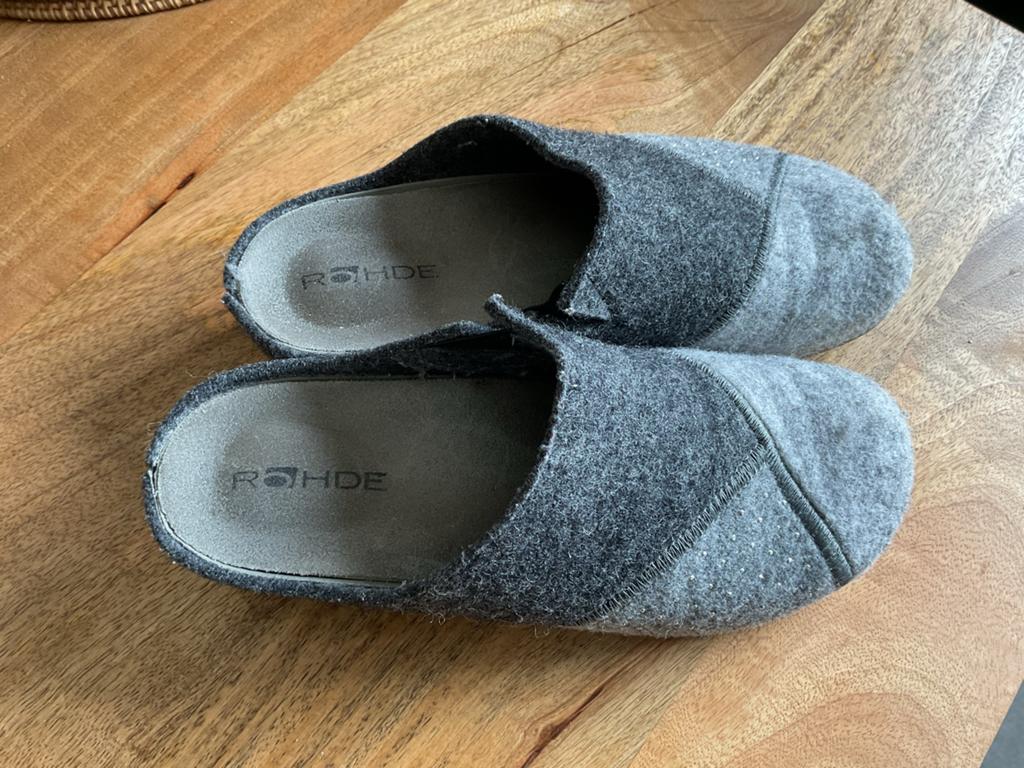 Rohde pantoffels - Maat 40 - Grijs, Ophalen of Verzenden, Gedragen, Grijs, Pantoffels of Sloffen