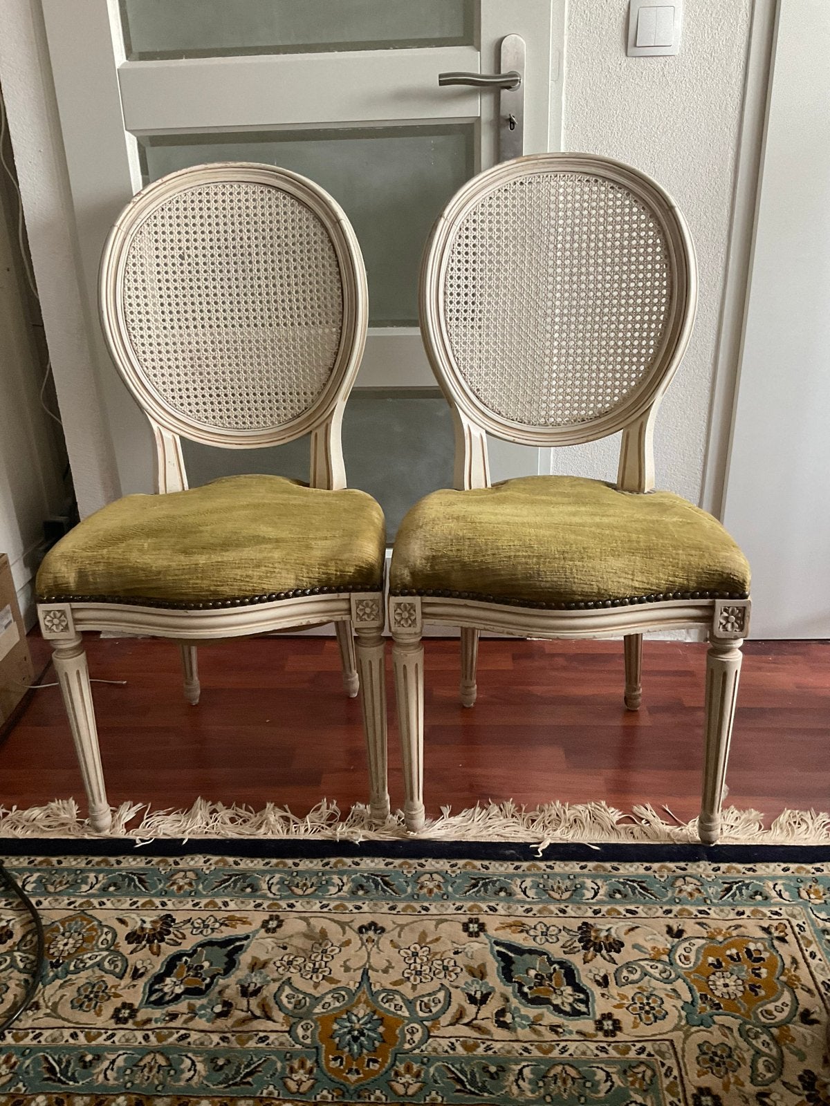 Set van 2 antieke Louis XVI stijl stoelen met rotan, Antiek en Kunst, Antiek | Meubels | Stoelen en Banken, Ophalen of Verzenden