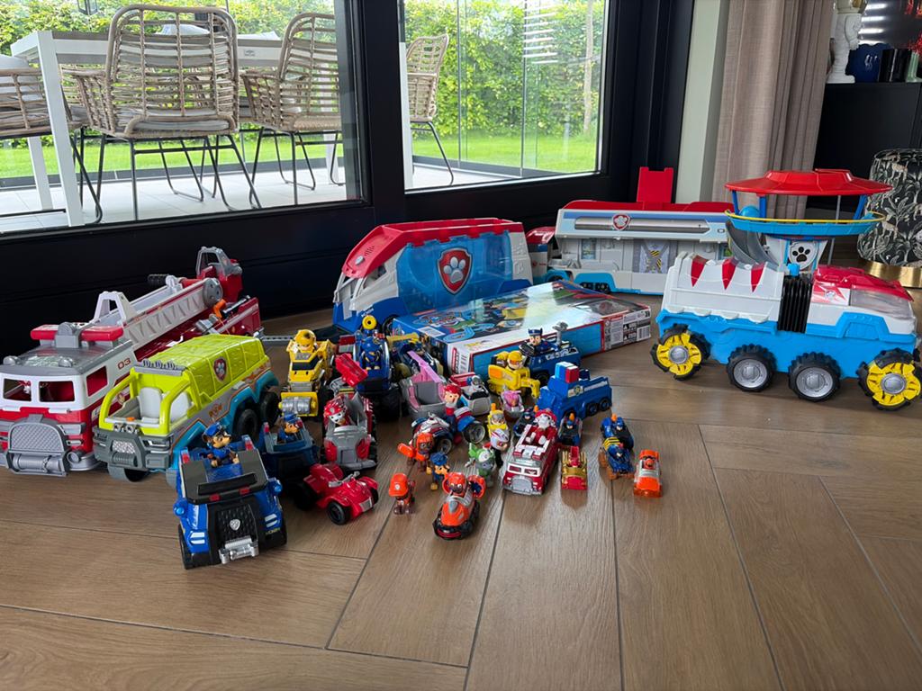 Grote Paw Patrol speelgoedcollectie: vrachtwagens, pups, rac, Ophalen, Gebruikt, Jongen of Meisje
