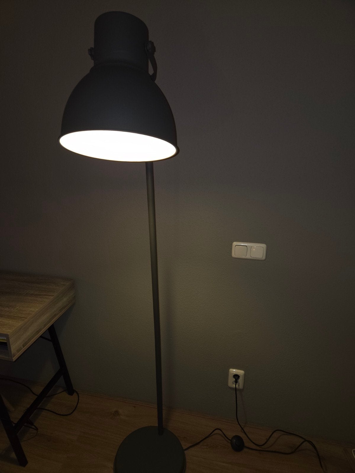 IKEA HEKTAR staande industriële lamp antraciet, Gebruikt, Metaal, E27 (groot), Ophalen of Verzenden