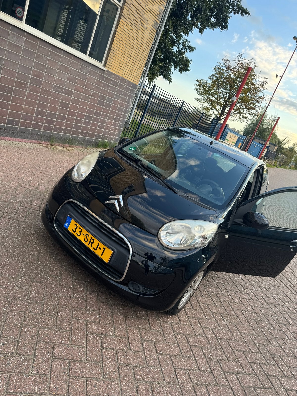 Citroën C1 1.0i 68PK 5D 2011 Zwart Lage km stand! NL Auto!, Voorwielaandrijving, 4 stoelen, C1, Origineel Nederlands