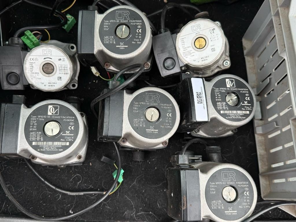 Diverse CV pompen – Grundfos / Wilo / Bosch / Vaillant, Minder dan 30 cm, Cv-ketel of Combi-ketel, Minder dan 60 cm, Ophalen of Verzenden