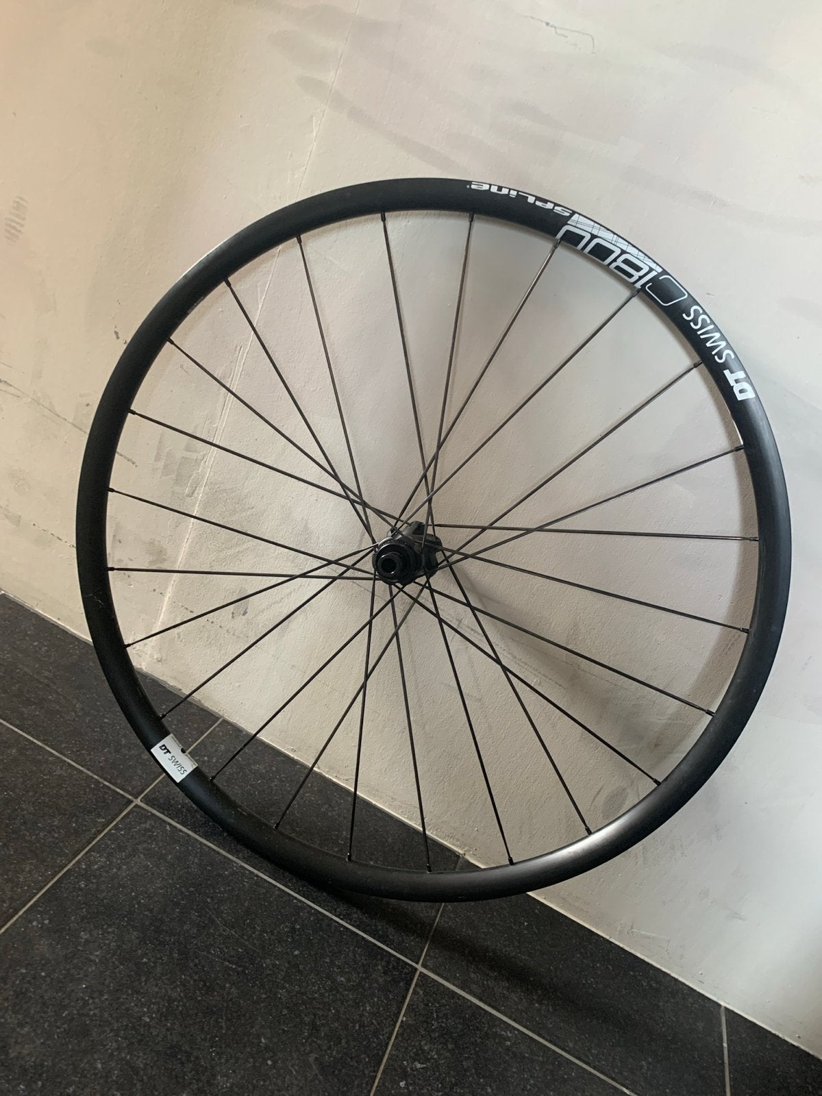 DT Swiss C 1800 Spline Achterwiel - Zo goed als nieuw, Fietsen en Brommers, Wiel, Ophalen of Verzenden, Zo goed als nieuw, Aluminium