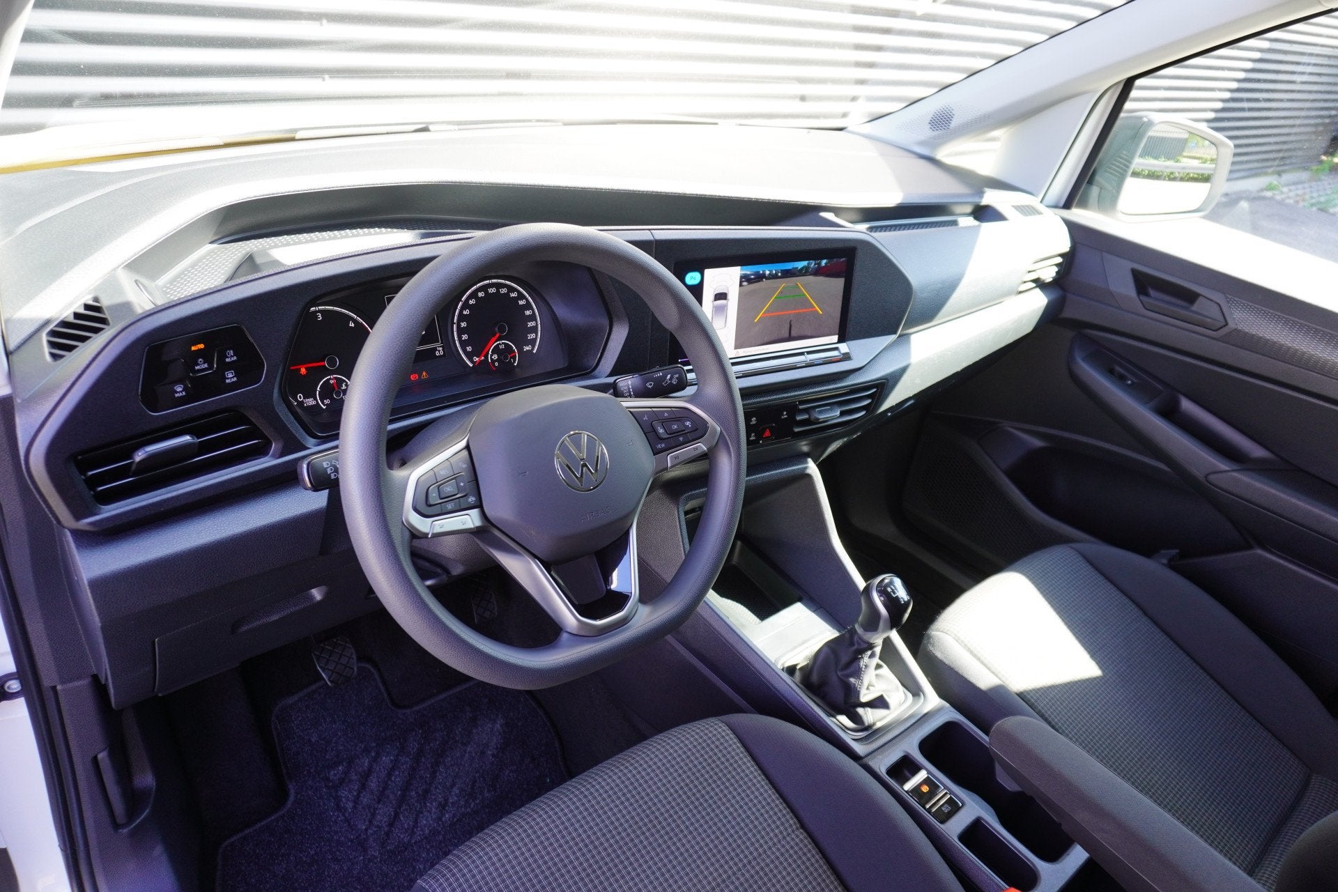 Volkswagen Caddy Cargo 122pk Navigatie Trekhaak Camera Parke, Auto's, Gebruikt, Euro 6, 4 cilinders, Volkswagen