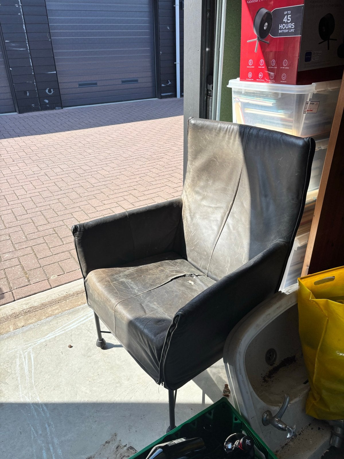 Gratis Montis fauteuil, Ophalen, Gebruikt, Zwart, Leer