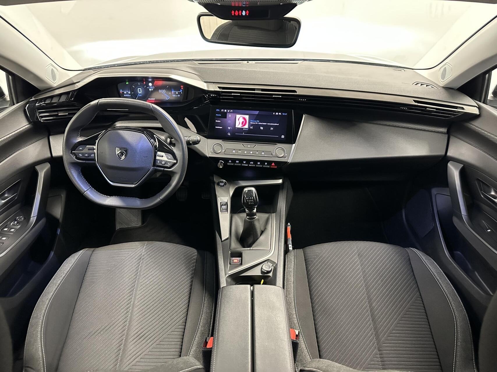 Foto 2 van Peugeot 308 1.2 PureTech Active Pack Business NAVI CARPLAY C