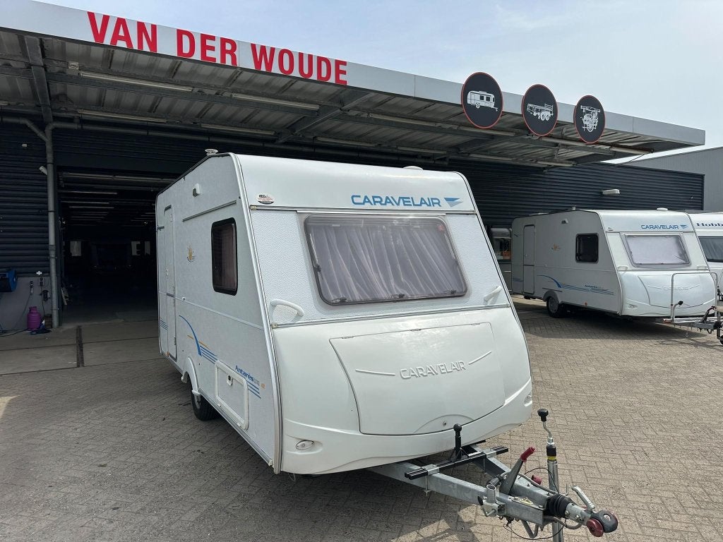 Caravelair Antares Luxe 400 Lichtg. Tent luifel uitb., Bedrijf, 4 tot 5 meter, 500 - 750 kg, Kachel