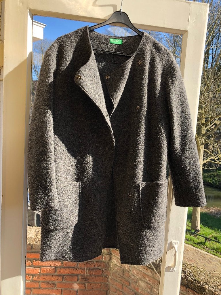 Benetton mooie grijze iets oversized jas It mt 38 Nl 34, Verzenden, Benetton, Zo goed als nieuw, Maat 34 (XS) of kleiner