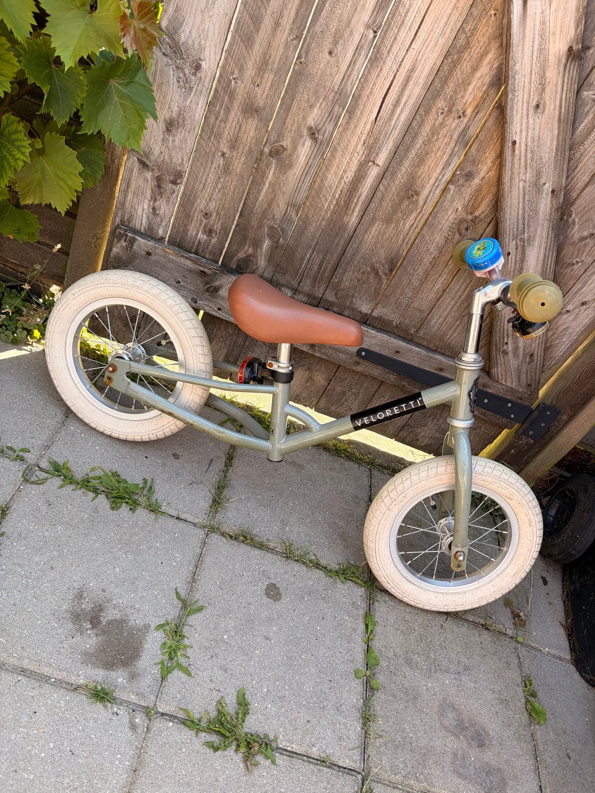 Veloretti loopfiets groen - Inclusief driewieler optie, Kinderen en Baby's, Speelgoed | Buiten | Voertuigen en Loopfietsen, Gebruikt