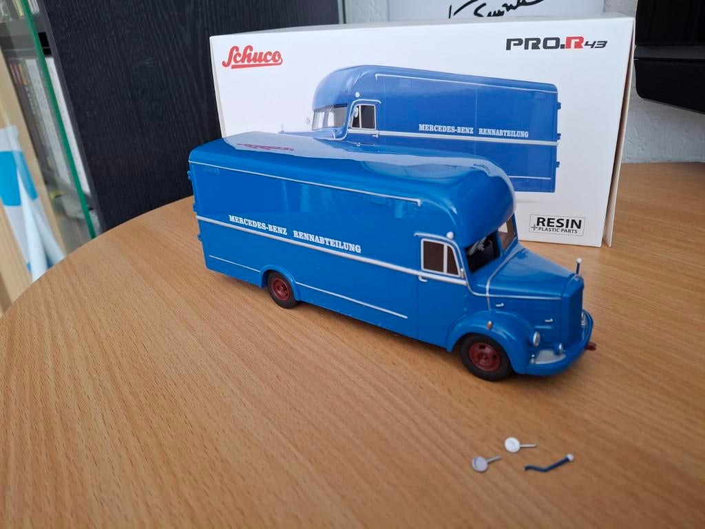 Mercedes-Benz O3500 Rennabteilung Schuco 1:43, Ophalen of Verzenden, Zo goed als nieuw, Formule 1