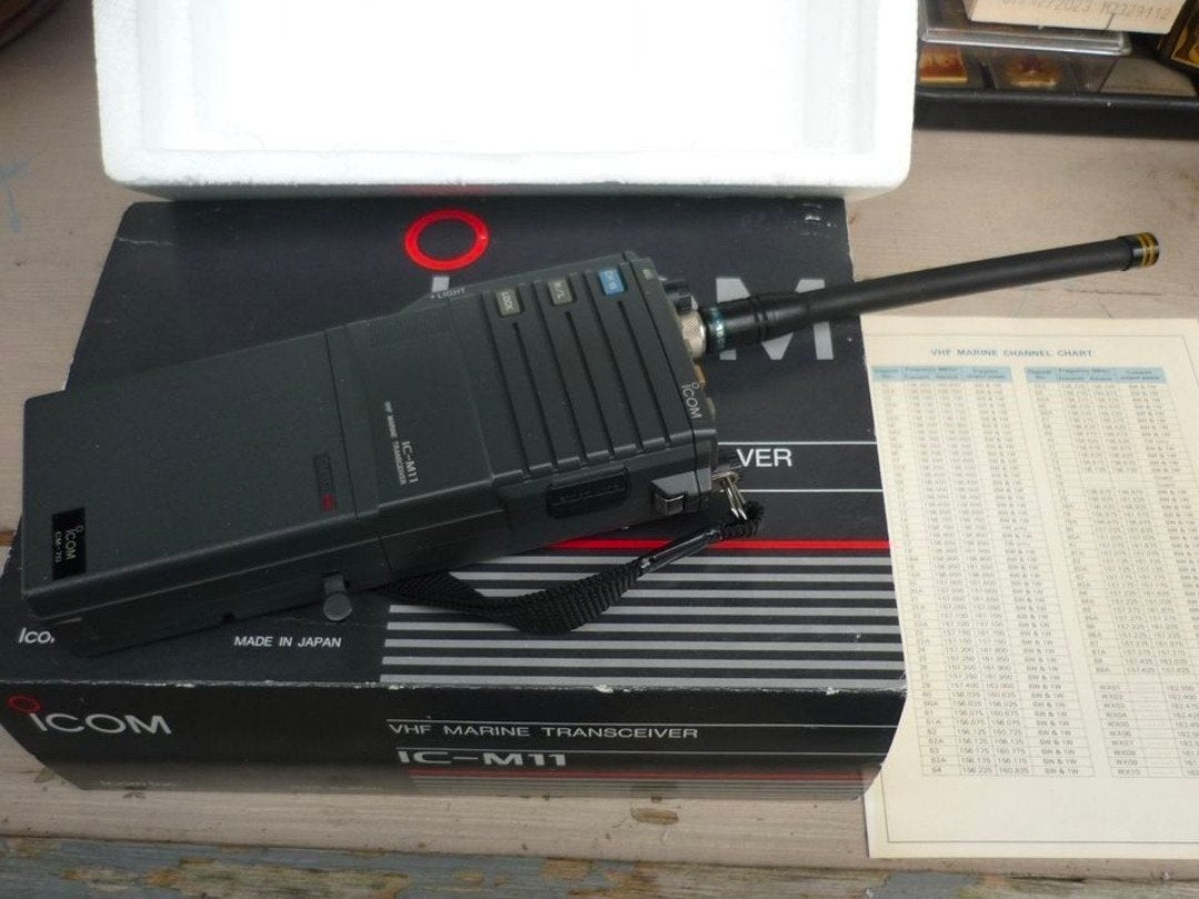 Icom IC-M11 VHF Marine Transceiver - Marifoon, Ophalen of Verzenden, Nieuw, 15 km of meer, Portofoon of Walkie-talkie