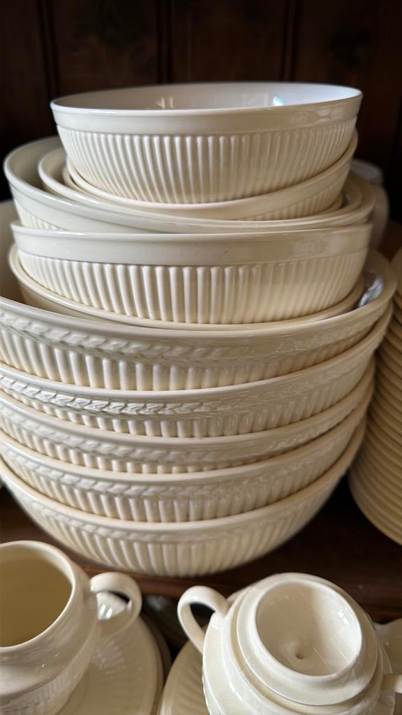 Wedgwood EDME saladeschalen, Huis en Inrichting, Keuken | Servies, Ophalen of Verzenden, Wedgwood, Aardewerk, Schaal of Schalen