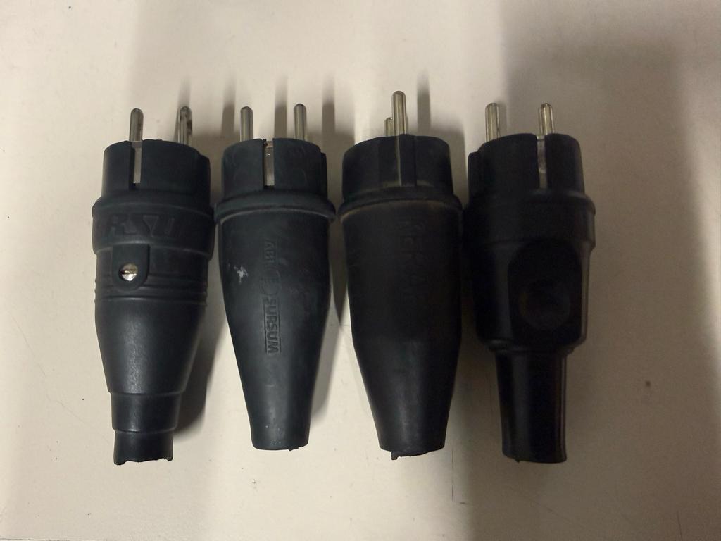 4 x stekkers, Ophalen, Gebruikt, Stekker