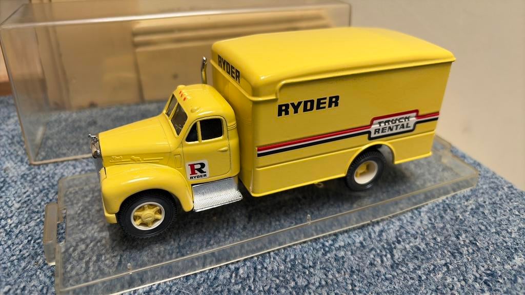 Vitesse 1:43 MACK ryder truck rental, Hobby en Vrije tijd, Modelauto's | 1:43, Ophalen of Verzenden, Zo goed als nieuw, Bus of Vrachtwagen