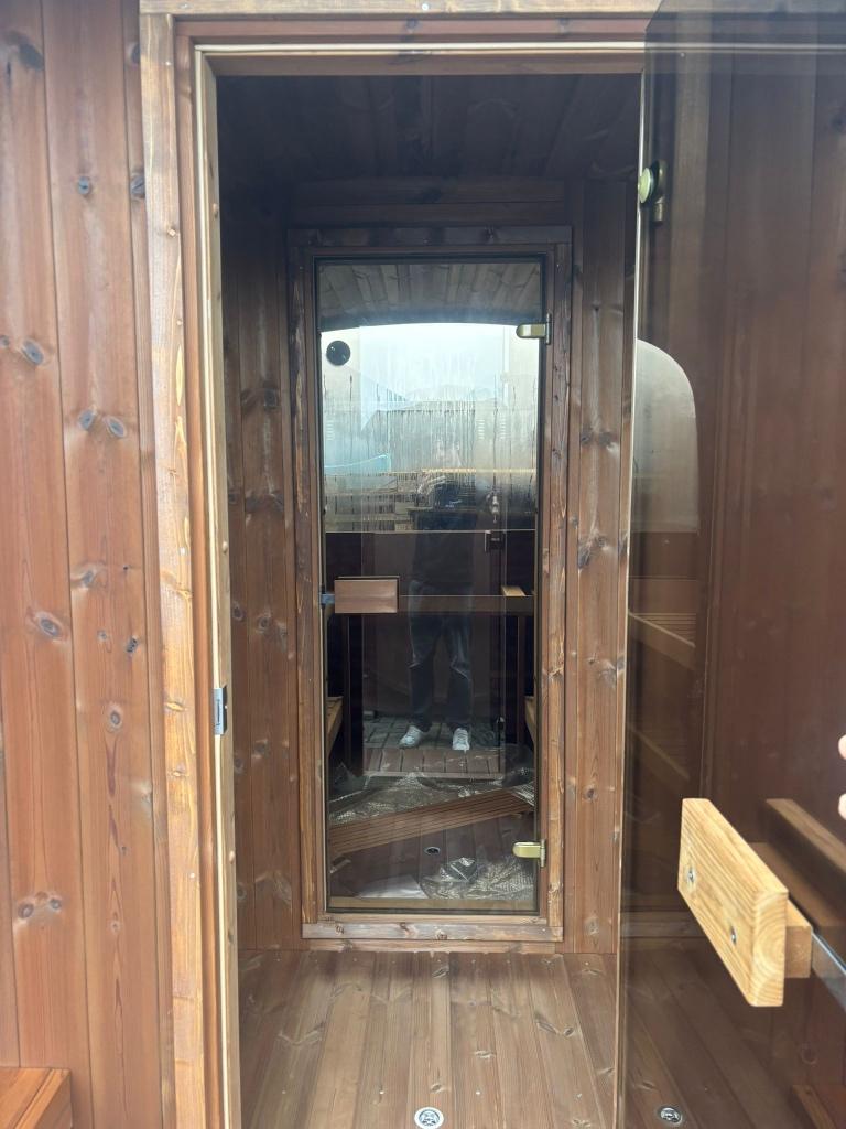 Design Barrelsauna 385 cm I met kleedruimte I 2025 opruiming, Ophalen, 8431 NA, Buurstede 17, Wellness4Fun, Fins of Traditioneel
