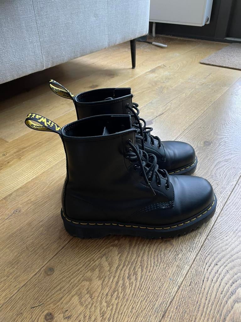 Mooie Dr. Martens 1460 mt 42, Kleding | Dames, Schoenen, Ophalen of Verzenden, Zo goed als nieuw, Zwart