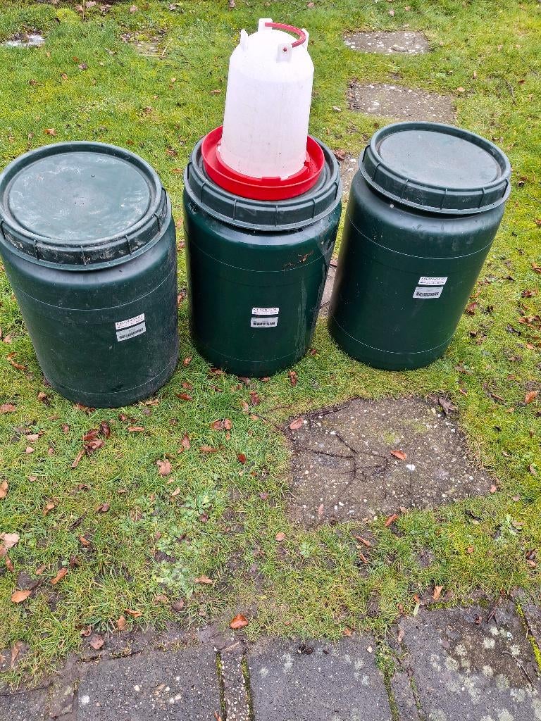 1 ton afsluitbaar a 60 liter en kippenvoersilo, Minder dan 75 liter, Ophalen, Gebruikt, Kunststof