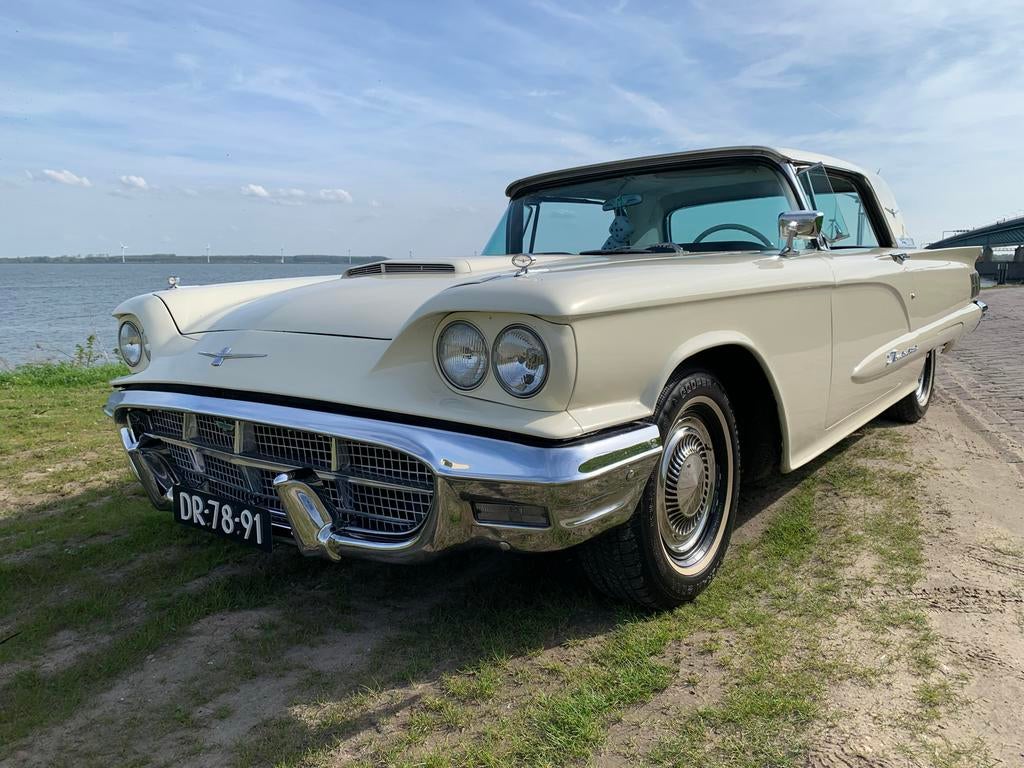 Ford Thunderbird 1960, Automaat, Achterwielaandrijving, Zwart, Wit
