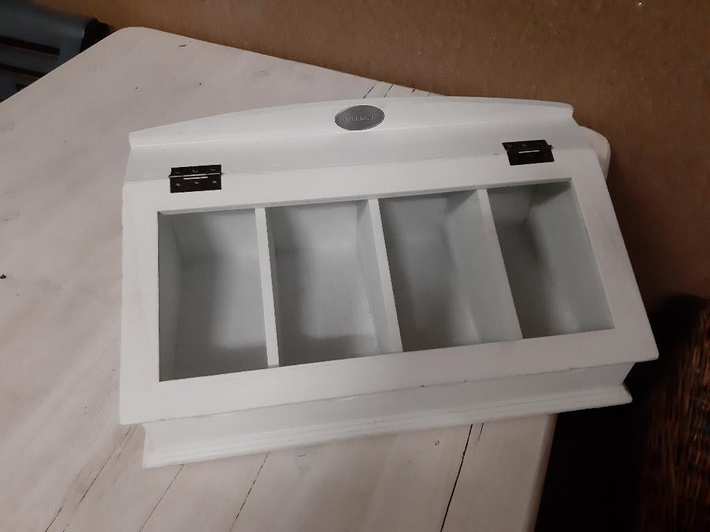Riverdale wijnkist voor 4 flessen wijn - wit hout, Huis en Inrichting, Woonaccessoires | Kisten, Minder dan 50 cm, 50 tot 100 cm