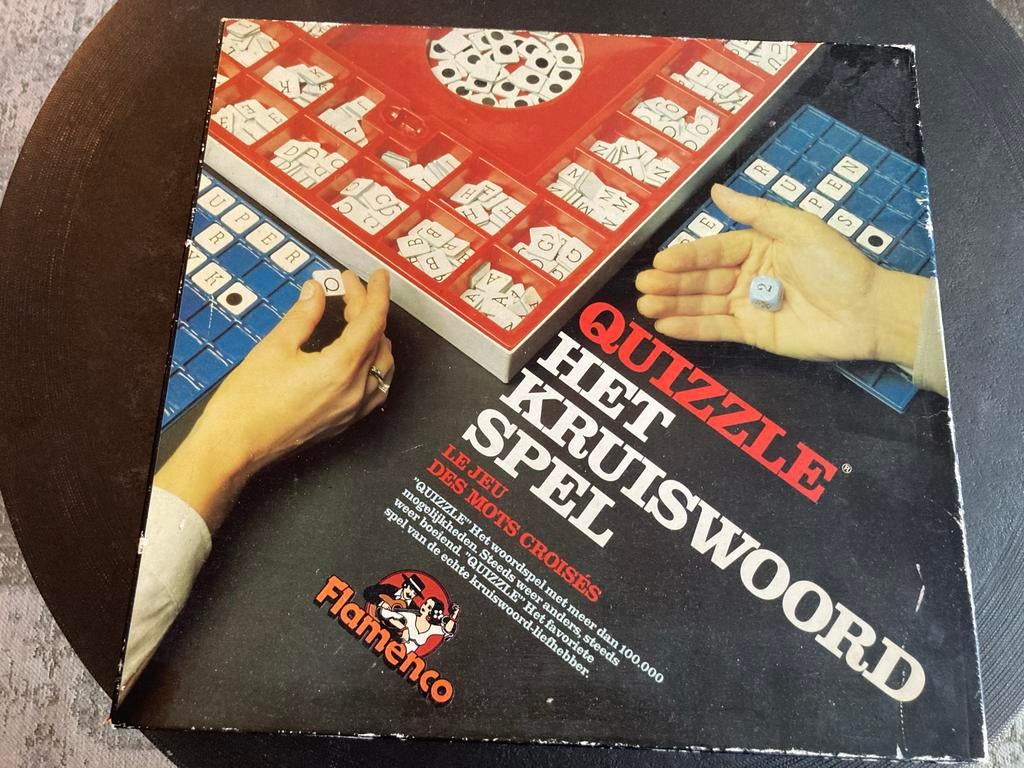 Quizzle - kruiswoordspel, Drie of vier spelers, Ophalen of Verzenden, Gebruikt