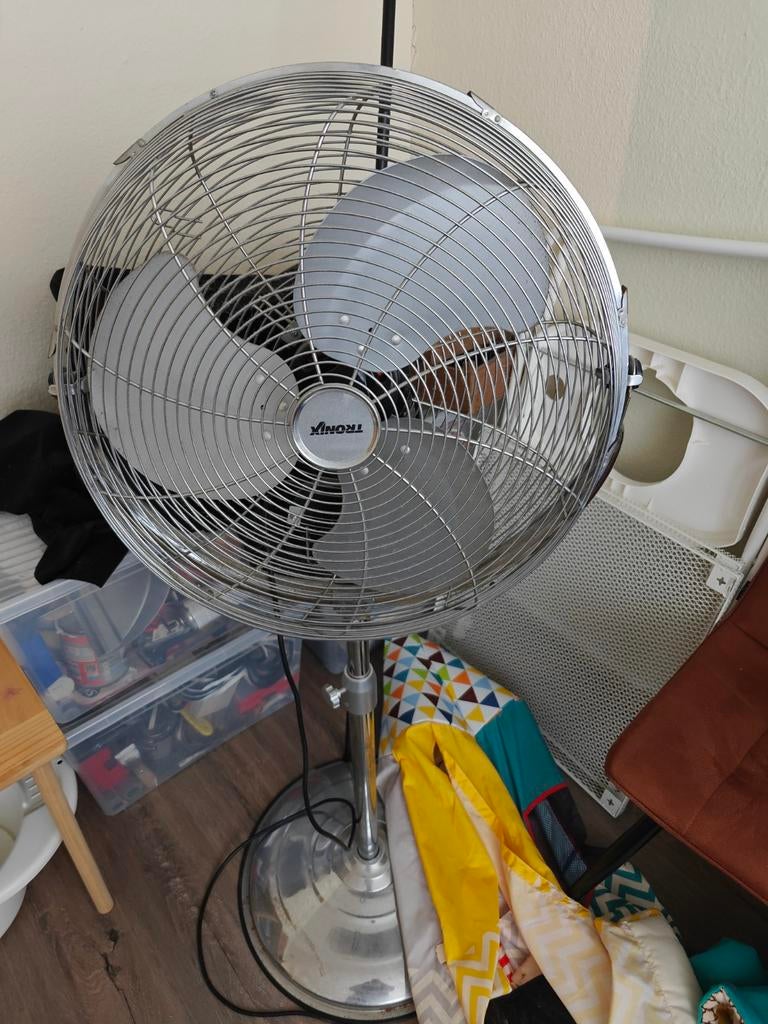 Tronix Statiefventilator - Krachtige Luchtcirculatie, Witgoed en Apparatuur, Ventilatoren, Ophalen, Gebruikt, Statiefventilator