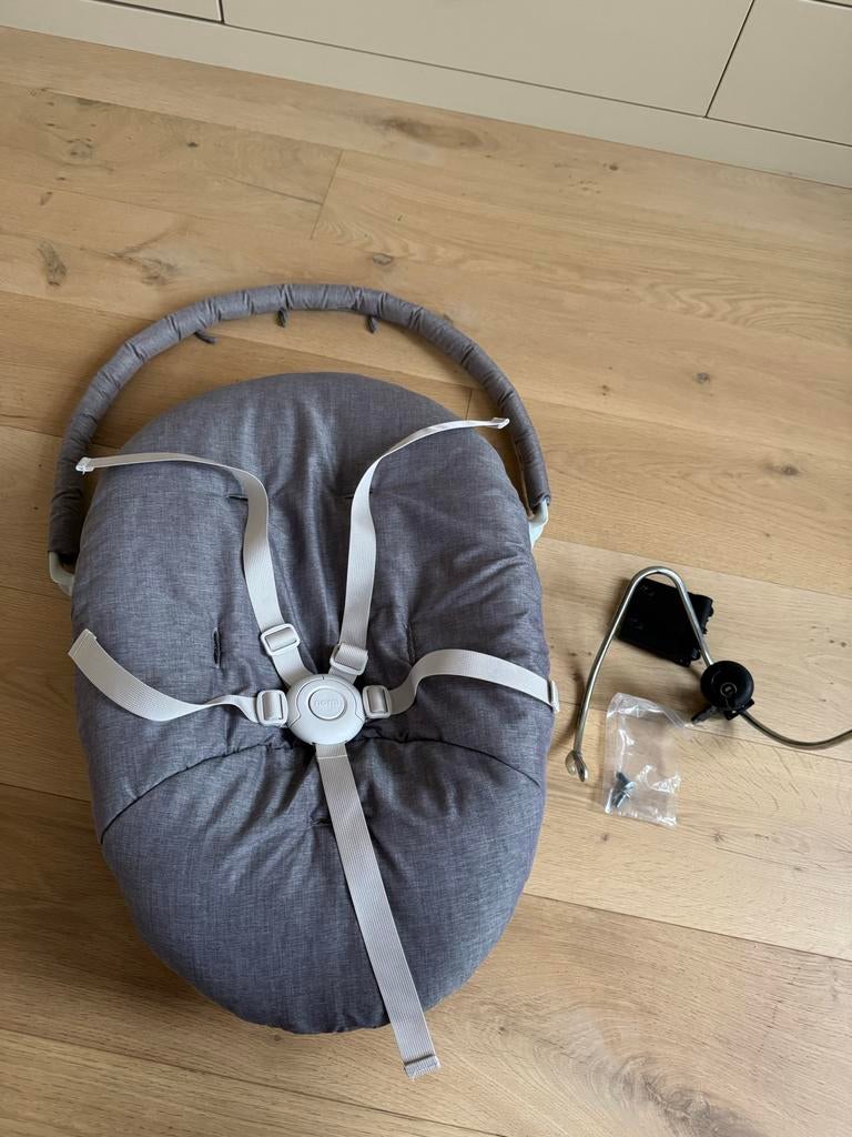 Stokke Nomi Newborn Set + Speelboog, Ophalen of Verzenden, Zo goed als nieuw, Minder dan 140 cm, Minder dan 70 cm