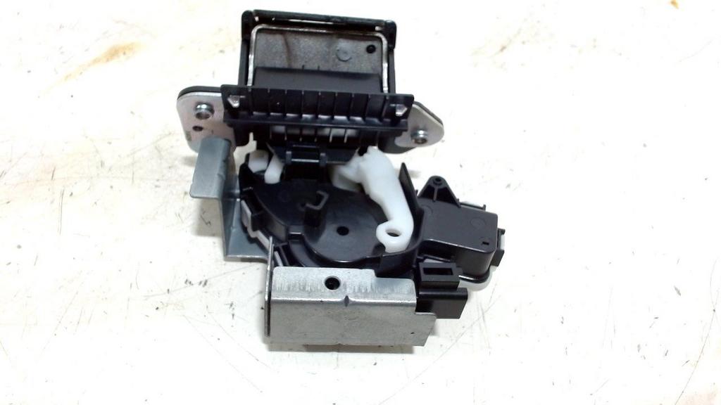 Slot mechaniek kofferdeksel achterklep elektrisch Mazda 2, Onderdelen@venauto.nl, Van der Ven Autorecycling B.V., Gebruikt, Ettenseweg 76, 4706 PB Roosendaal, The Netherlands