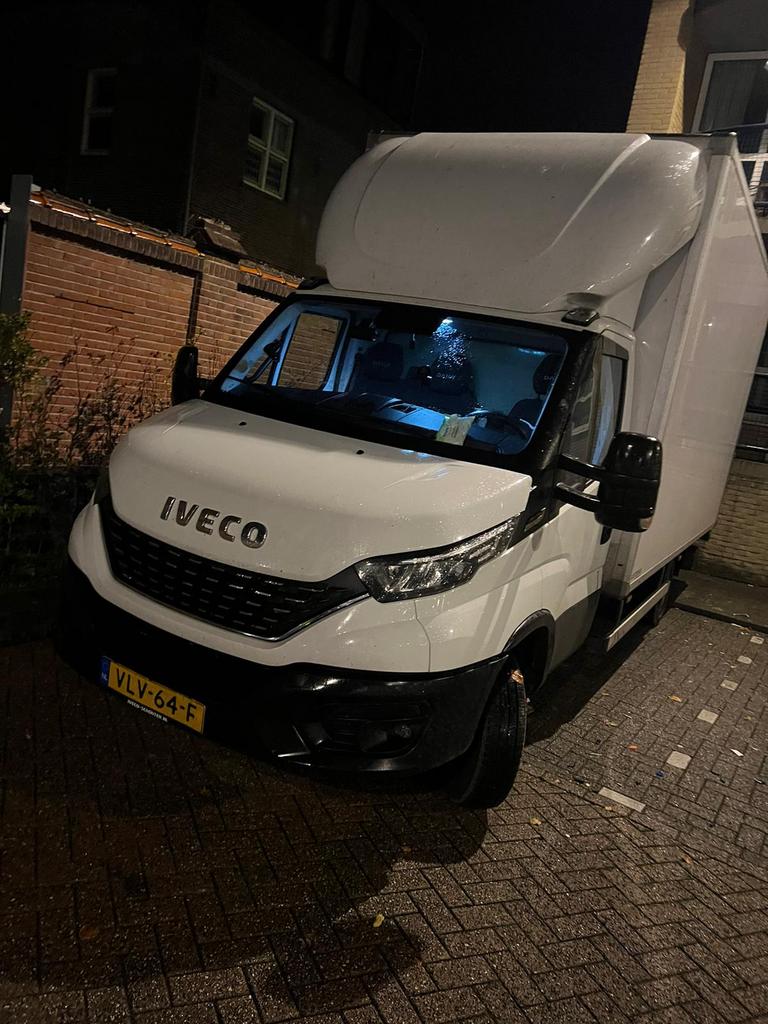 Uw zending onze zorg, Diensten en Vakmensen