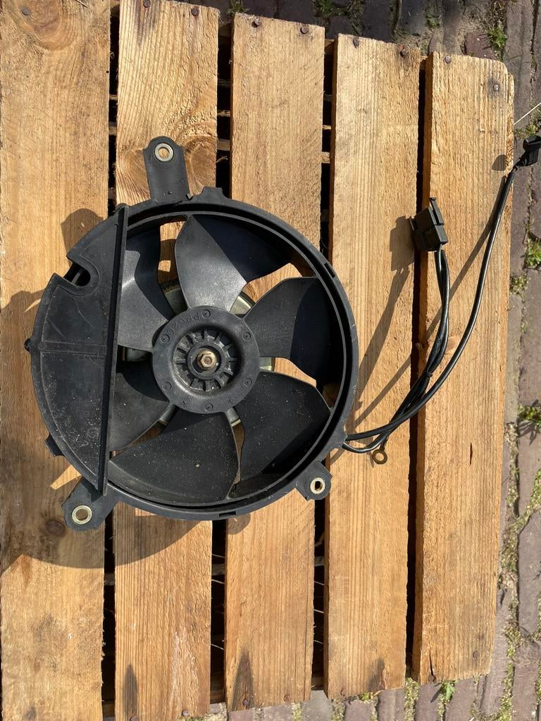 Fan radiator Honda Fireblade 929 (SC44), Motoren, Ophalen of Verzenden